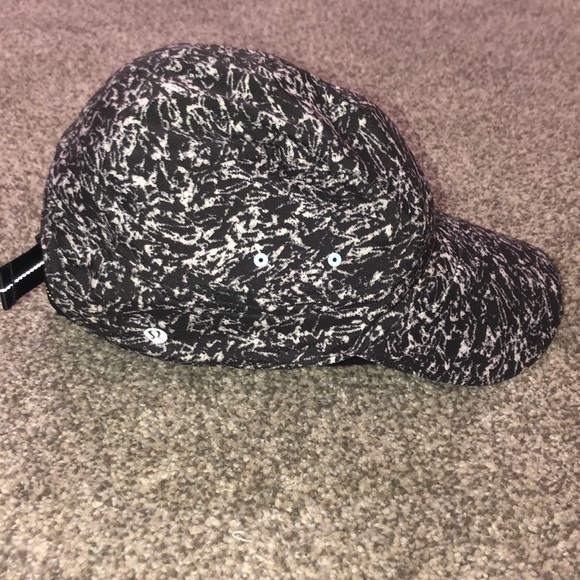 lululemon athletica Accessories - Printed lululemon baseball cap/hat